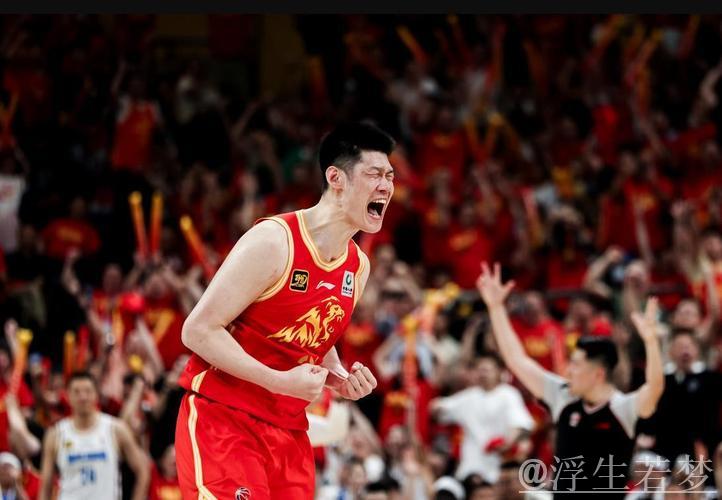 胡金秋见证广厦总冠军旗帜升起,感动落泪 胡金秋见证广厦总冠军旗帜升起,感动落泪